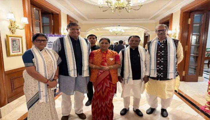 ଦିଲ୍ଲୀର ନୂଆ ମୁଖ୍ୟମନ୍ତ୍ରୀଙ୍କୁ ଭେଟିଲେ ମୋହନ ମାଝୀ