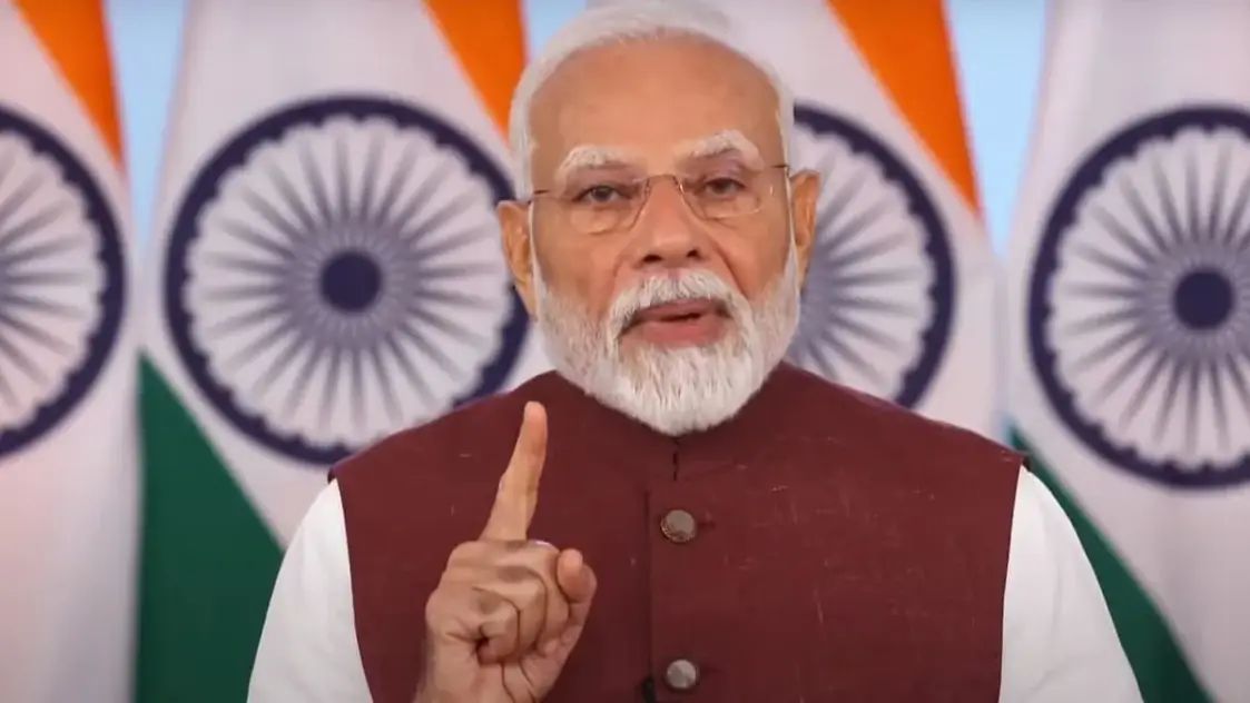 ପାକିସ୍ତାନକୁ ପ୍ରଧାନମନ୍ତ୍ରୀ ନରେନ୍ଦ୍ର ମୋଦିଙ୍କ କଡ଼ା ଚେତାବନୀ, କହିଲେ ରୁଟି ଖାଅ, ଶାନ୍ତିରେ ରୁହ, ନହେଲେ ମୋର ଗୁଳି ଅଛି