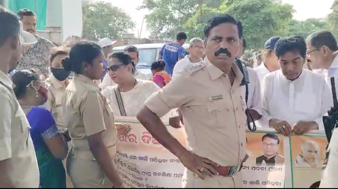 ଢେଙ୍କାନାଳ ଗସ୍ତ ସମୟରେ କଂଗ୍ରେସର ବିରୋଧ ପ୍ରଦର୍ଶନ