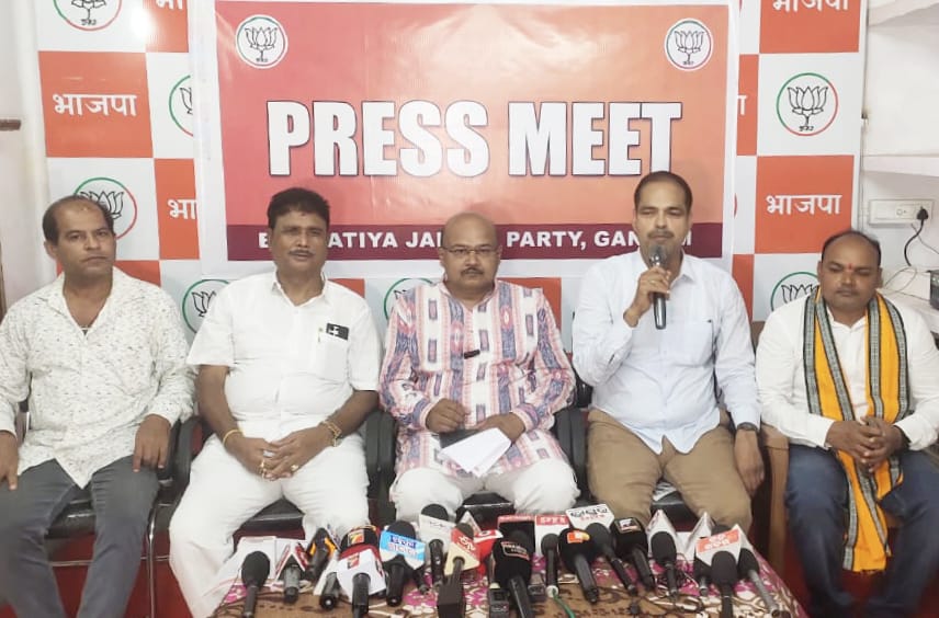 ଓକିଲଙ୍କୁ ଦୁର୍ବୁତ୍ତ ଓ ମନ୍ତ୍ରୀଙ୍କୁ ଅପରାଧୀଙ୍କ ମୁଖ୍ୟ କହିବା ବିଜେଡ଼ି ନେତାଙ୍କ ଦେବାଳିଆ ସ୍ଥିତିକୁ ଜଣାଉଛି
