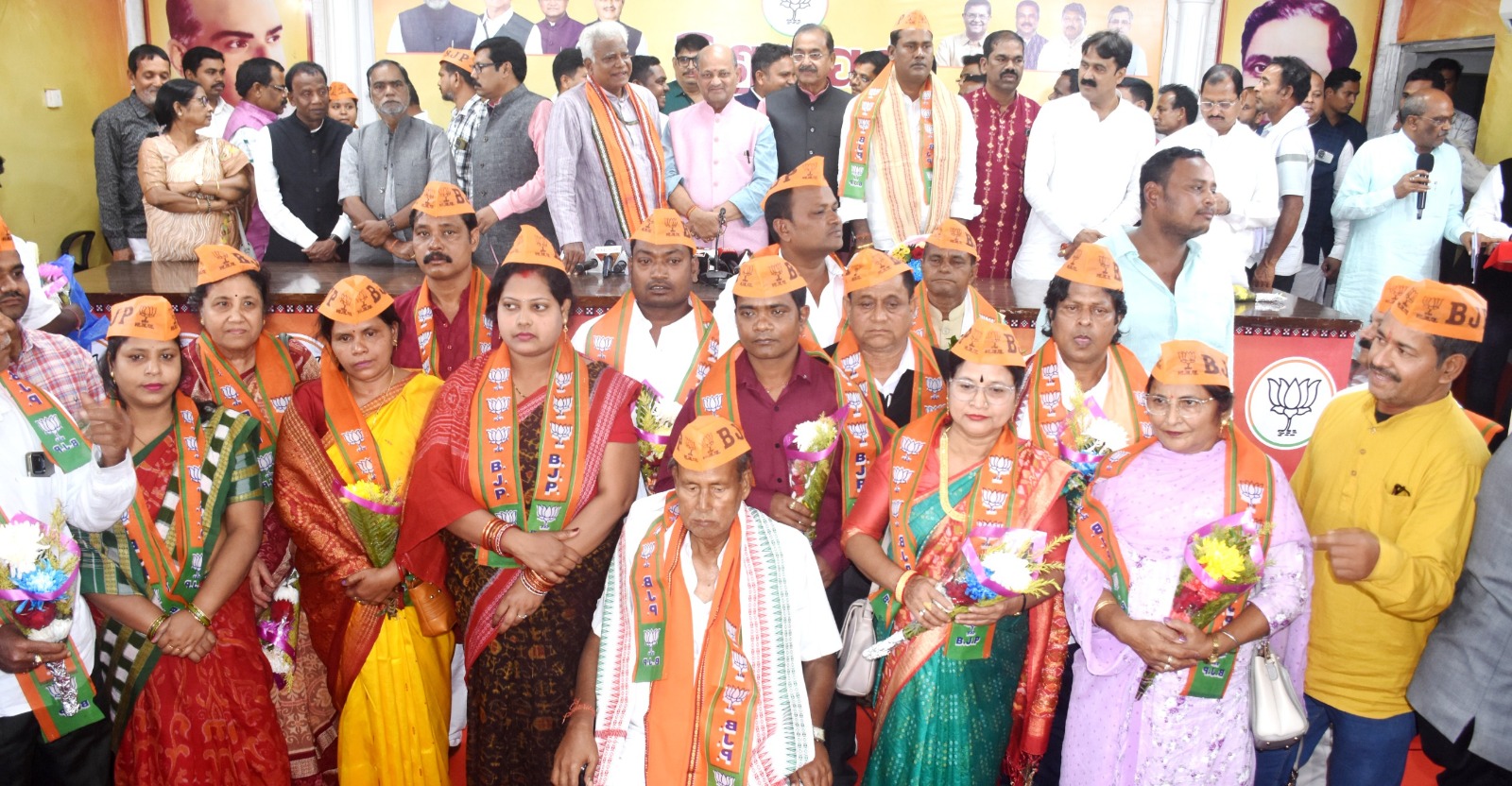 ରାଜ୍ୟ କାର୍ଯ୍ୟାଳୟରେ ମିଶ୍ରଣ ପର୍ବ – ସଶକ୍ତ ସଂଗଠନ ଗଢି ତୋଳିବା: ମନମୋହନ ସାମଲ