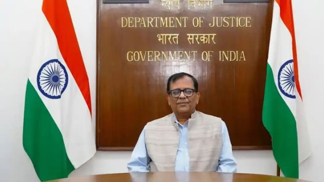 ମୁଖ୍ୟ ସୂଚନା ଆୟୁକ୍ତ ଭାବେ ଶପଥ ନେଲେ ରାଜ କୁମାର ଗୋୟଲ