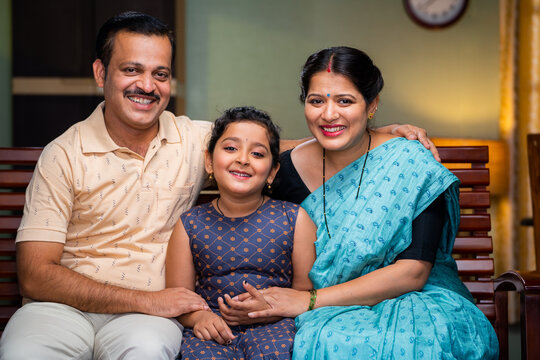 ଆଜିର ସମାଜରେ ମଧ୍ୟବିତ୍ତର ଆୟ-ବ୍ୟୟ: ଏକ ଅସମାପ୍ତ ସଂଘର୍ଷ,EMI ର ମାୟାଜାଲ ଓ ମଧ୍ୟବିତ୍ତର ସଂସାର: କେବେ ମିଳିବ ମୁକ୍ତି?, ଜାଗ୍ରତ ଭାରତ ସମ୍ପାଦକୀୟ: ବଢୁଥିବା ଦରଦାମ ଭିତରେ କେମିତି ଚଳୁଛି ସାଧାରଣ ପରିବାର?