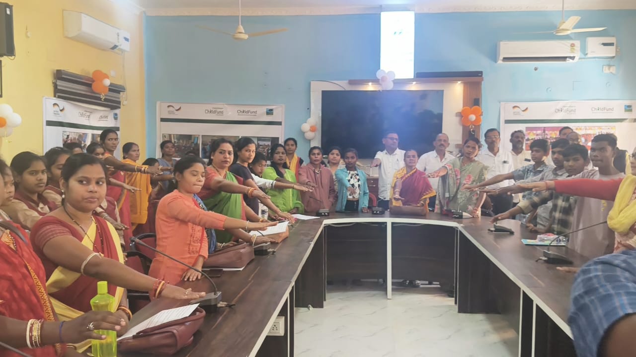 OSCPCR ଅଧ୍ୟକ୍ଷାଙ୍କ ଦୁଇ ଦିନିଆ କଳାହାଣ୍ଡି ଜିଲ୍ଲା ଗସ୍ତ, ଶିଶୁ ଅଧିକାର ସୁରକ୍ଷା ଓ ବାଲ୍ୟବିବାହ ମୁକ୍ତି ଦିଗେ ଗୁରୁତ୍ୱପୂର୍ଣ୍ଣ ପଦକ୍ଷେପ