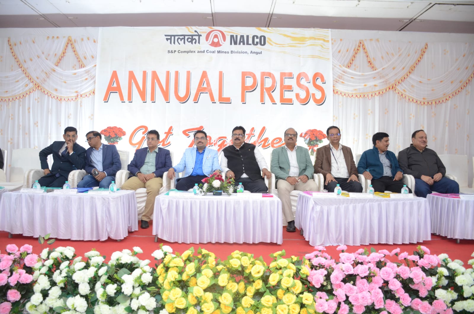 ନାଲକୋ ତରଫରୁ ପାରିପାର୍ଶ୍ବିକ ଗ୍ରାମର ଯୁବ ବର୍ଗଙ୍କୁ ଖେଳ ସାମଗ୍ରୀ ବଣ୍ଟନ ଏବଂ ଭୂମି ପୂଜନ