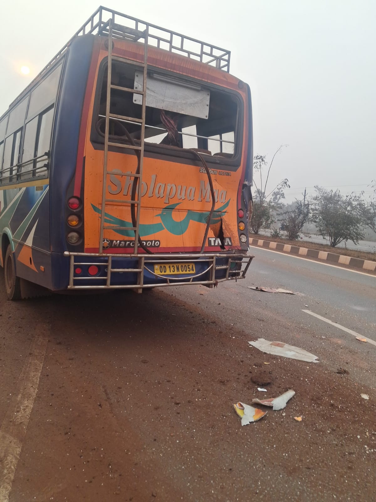 କେନ୍ଦୁଝର ଜିଲ୍ଲା ଚମ୍ପୁଆ ଥାନା ଅନ୍ତର୍ଗତରେ OSIF ଜୱାନ୍ ଙ୍କ ବସ୍ ଦୁର୍ଘଟଣା