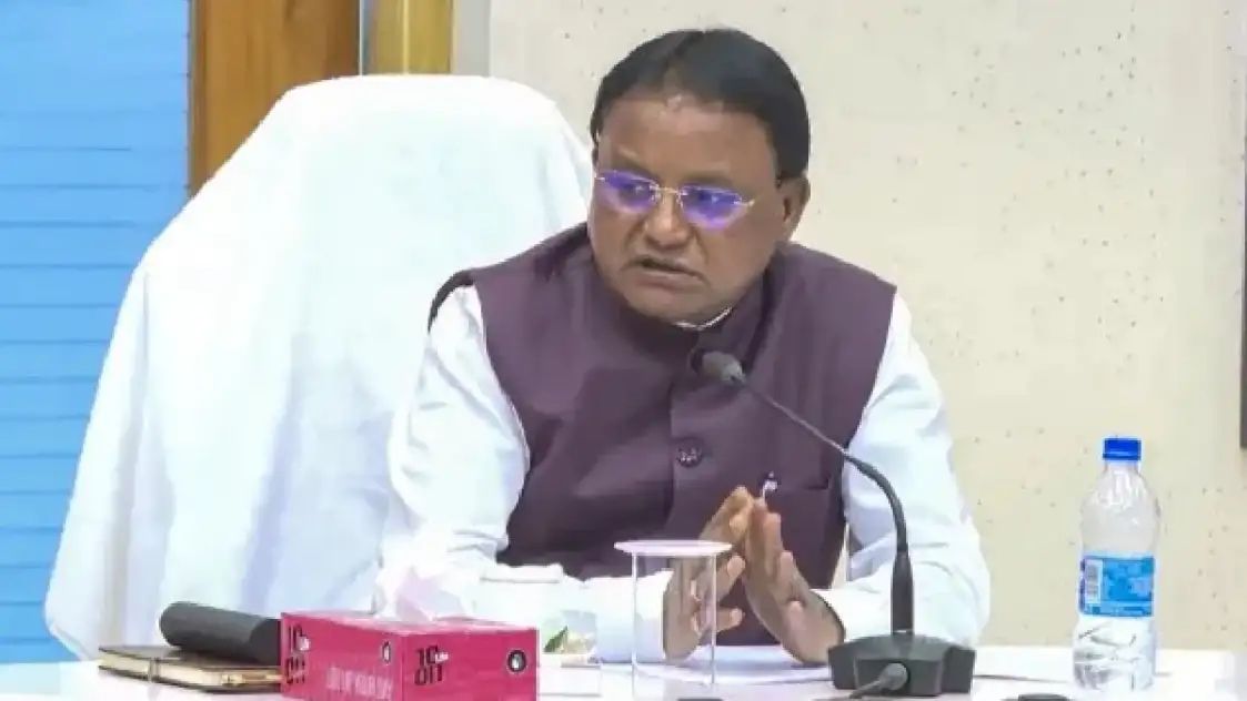ଖଲ୍ଲିକୋଟଶିକ୍ଷା କେନ୍ଦ୍ରରେ ଦଶମ ଶ୍ରେଣୀ ଛାତ୍ର ମୃତ୍ୟୁ ଘଟଣା: ୪ ଲକ୍ଷର ସହାୟତା ଘୋଷଣା କଲେ ମୁଖ୍ୟମନ୍ତ୍ରୀ