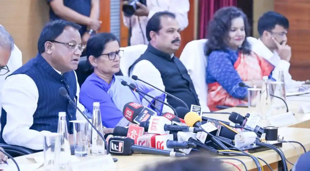 ବଜେଟରେ ନୂଆ ଯୋଜନା, କଲେଜ ପଢା ସରିବା ପରେ ଏଣିକି ଝିଅମାନଙ୍କୁ ମିଳିବ ଲକ୍ଷେ ଟଙ୍କା