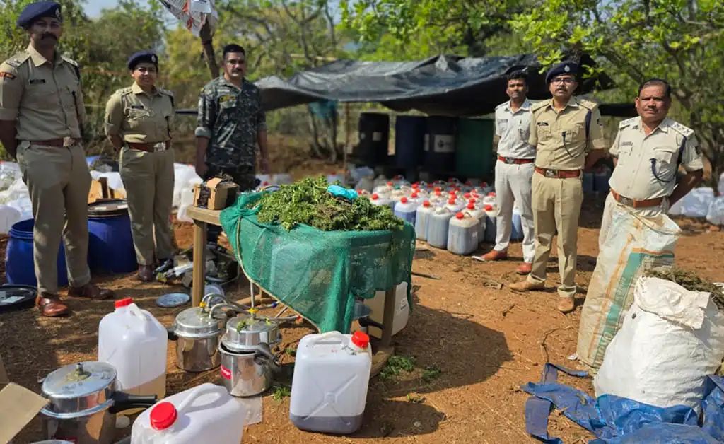 ‘ନିଶାମୁକ୍ତ ଓଡ଼ିଶା ଅଭିଯାନ’: ୨୨୫ କୋଟି ମୂଲ୍ୟର ହାଶିଶ ତେଲ ଓ ୫ କୋଟିର ଗଞ୍ଜେଇ ଜବତ