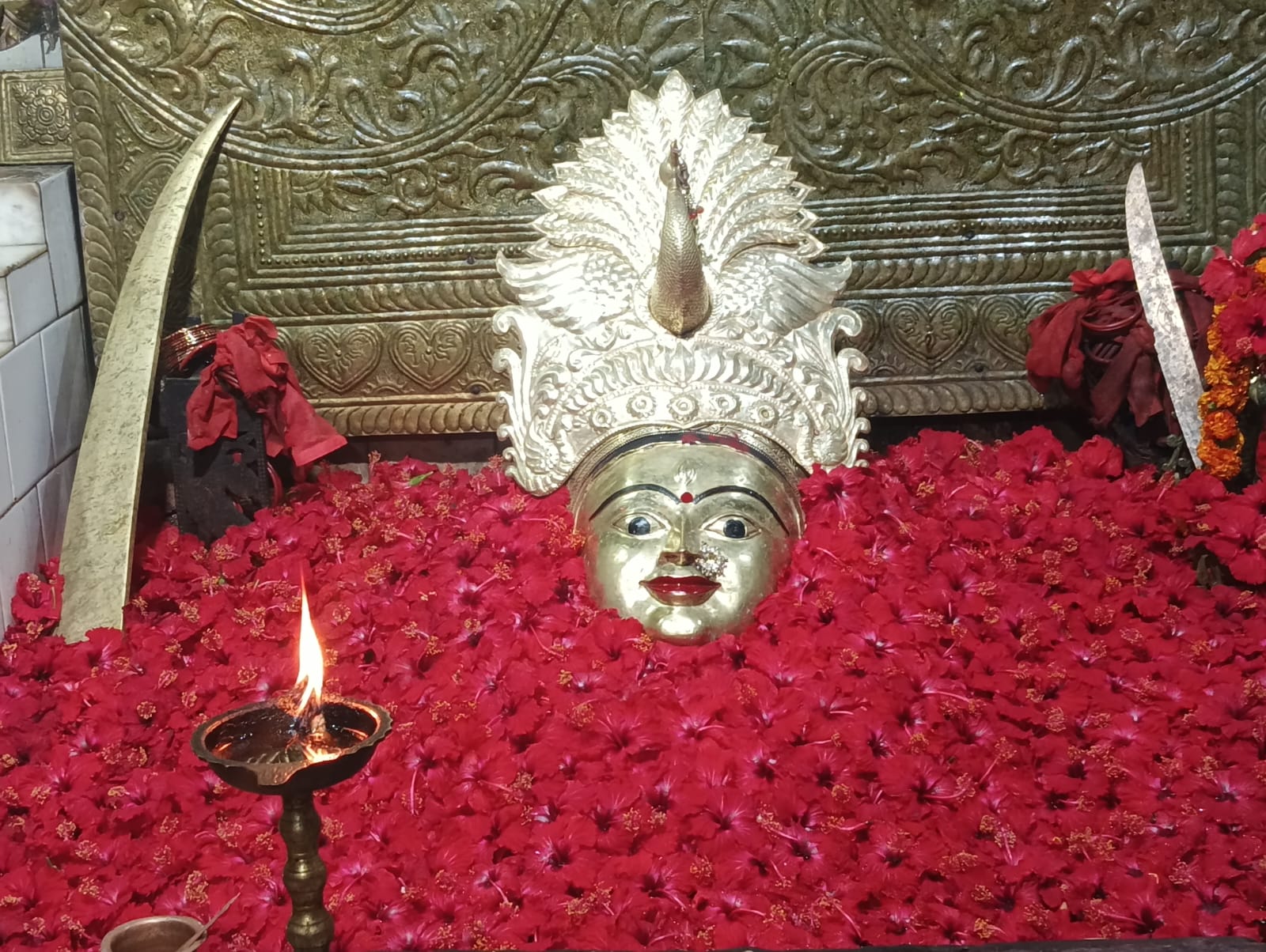 ପ୍ରଥମ ପାଳି ଚୈତ୍ର ମଙ୍ଗଳବାର ଯାତ୍ରା: ମନ୍ଦାର ମାଳିନୀ ବେଶରେ ଦର୍ଶନ ଦେଲେ ମା’ପାଟଖଣ୍ଡା