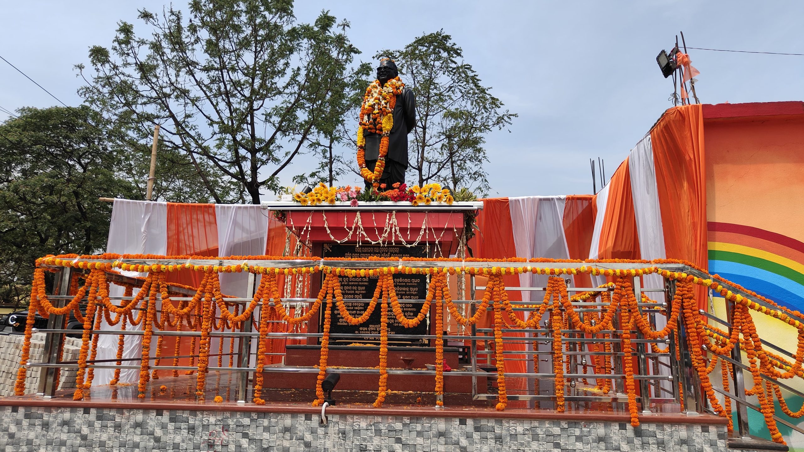 ତାଳଚେର ରେ ସ୍ଵର୍ଗତ ଡାକ୍ତର ଦେବେନ୍ଦ୍ର ପ୍ରଧାନ ଙ୍କ ପ୍ରତିମୂର୍ତ୍ତି ଉନ୍ମୋଚିତ
