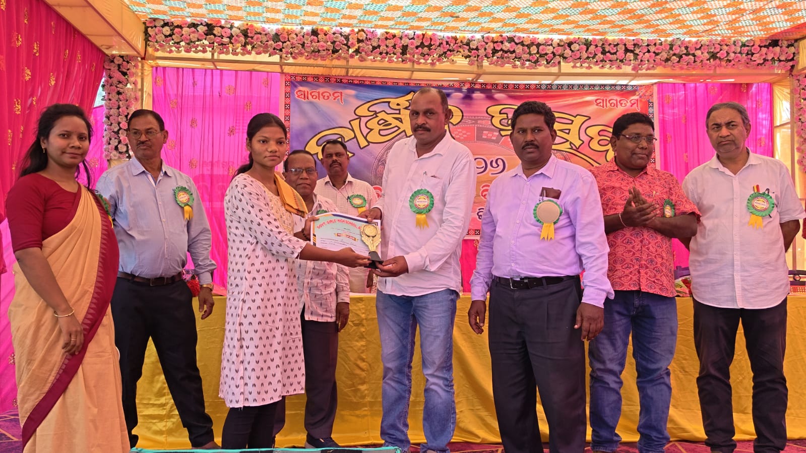 ଅତାବିରା ସରକାରୀ ବାଳିକା ଉଚ୍ଚ ବିଦ୍ୟାଳୟ ବାର୍ଷିକ ଉତ୍ସବ ରେ ଦୁଲୁକିଲା ମଞ୍ଚ