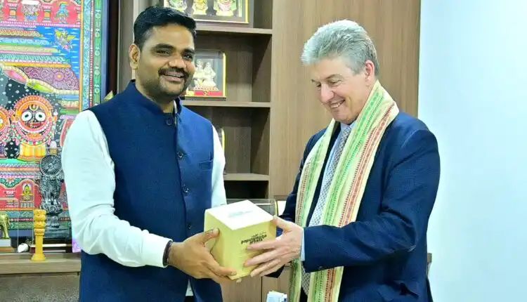 ଶିଳ୍ପ ମନ୍ତ୍ରୀଙ୍କୁ ଭେଟିଲେ ଅଷ୍ଟ୍ରେଲିଆର କନସୁଲ ଜେନେରାଲ, ଓଡ଼ିଶା-ଅଷ୍ଟ୍ରେଲିଆ ମଧ୍ୟରେ ବଢ଼ିବ ସହଯୋଗ