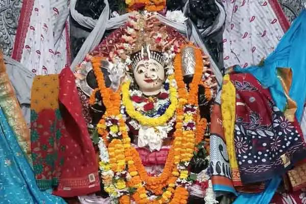 ମହାଲକ୍ଷ୍ମୀ ବେଶରେ ଭକ୍ତଙ୍କୁ ଦର୍ଶନ ଦେଲେ ମାଆ ମଙ୍ଗଳା