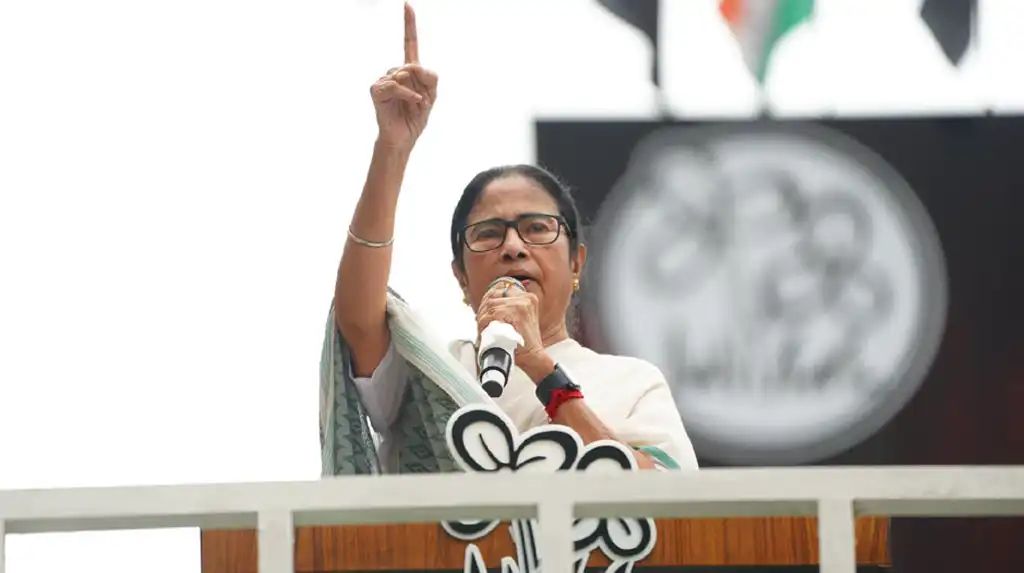 ମମତା ବାନାର୍ଜୀ ଜାରି କଲେ ଇସ୍ତାହାର: ମହିଳାମାନଙ୍କୁ ମାସିକ ୧୫୦୦, ବେକାରଙ୍କ ପାଇଁ ପକେଟ ଖର୍ଚ୍ଚ