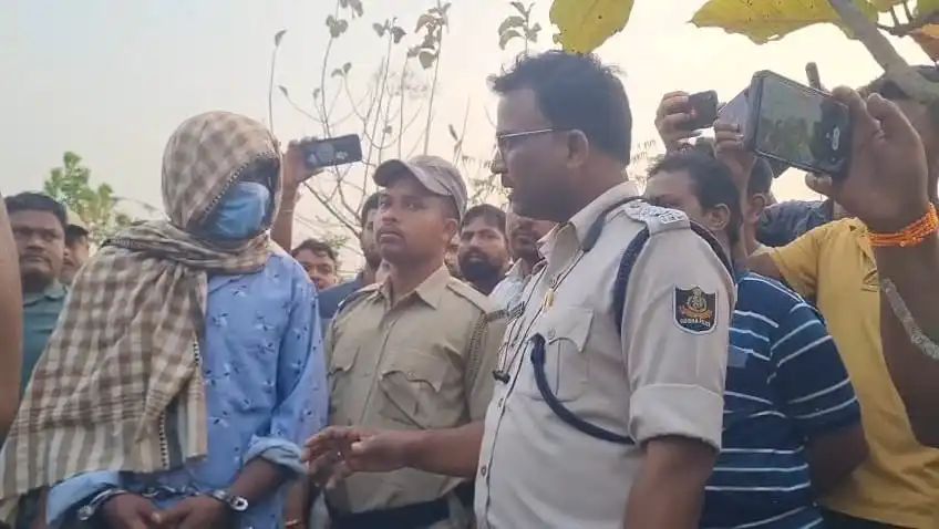 କଲେଜ୍ ଛାତ୍ରୀ ଦୁଷ୍କର୍ମ ଓ ହତ୍ୟା ଘଟଣାର ପର୍ଦ୍ଦାଫାସ: ସିନ୍ ରିକ୍ରିଏସନ୍ ବେଳେ ସତ ଓଗାଳିଲା ଅଭିଯୁକ୍ତ