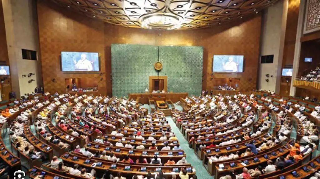 “ସଂସଦରେ ଐତିହାସିକ ସଂସ୍କାର: ୮୧୬ ଆସନ ସହ ଲାଗୁ ହେବ ୩୩% ମହିଳା ସଂରକ୍ଷଣ”