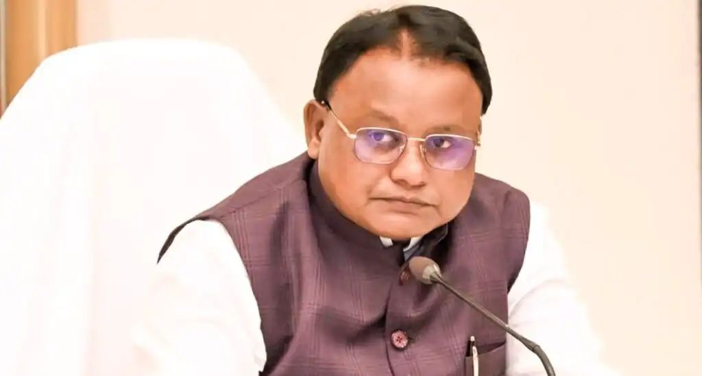 ଅତ୍ୟାବଶ୍ୟକ ସାମଗ୍ରୀର ଯୋଗାଣ ଉପରେ ଜିଲ୍ଲାପାଳମାନଙ୍କ ସହିତ ମୁଖ୍ୟମନ୍ତ୍ରୀଙ୍କ ଆଲୋଚନା