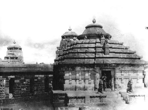 “୧୧୫ ବର୍ଷ ପୂର୍ବେ ଆମ ‘ମନ୍ଦିର ନଗରୀ’ର ଏକ ମନ୍ଦିର। ଫଟୋ ଦେଖି ତୁମେ ଏହାର ନାମ କୁହ।”