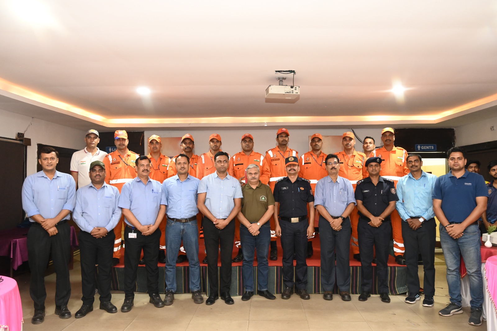 ଏନଡିଆରଏଫ୍ ପକ୍ଷରୁ ଟାଟା ଷ୍ଟିଲ୍ ମେରାମଣ୍ଡଳୀରେ ସୁରକ୍ଷା ତାଲିମ ଶିବିର ଅନୁଷ୍ଠିତ