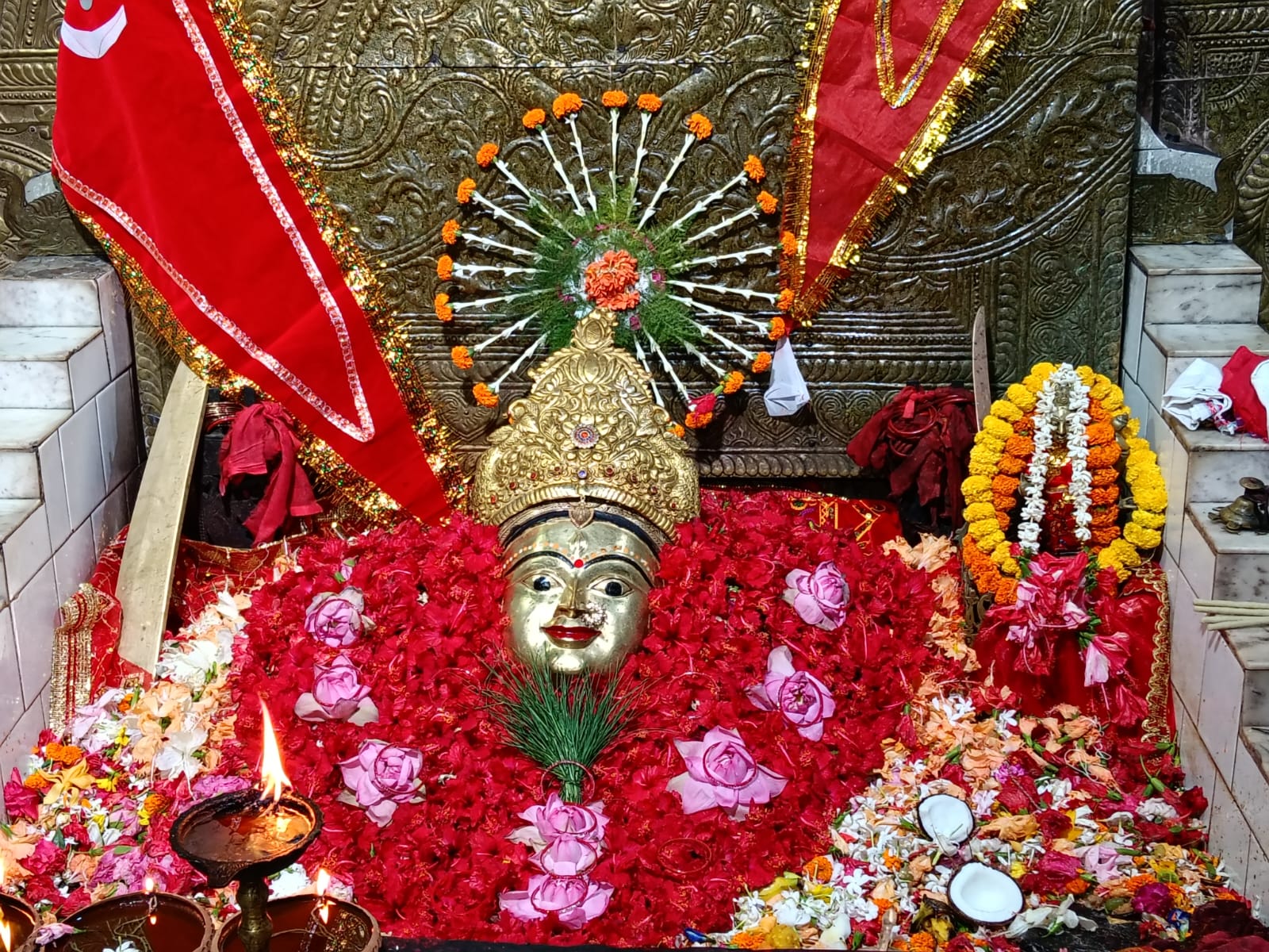 ମହାବିଷୁବ ସଂକ୍ରାନ୍ତି ଅବସରରେ ମନ୍ଦାର ମାଳିନୀ ବେଶରେ ଦର୍ଶନ ଦେଲେ ମା ‘ପାଟଖଣ୍ଡା