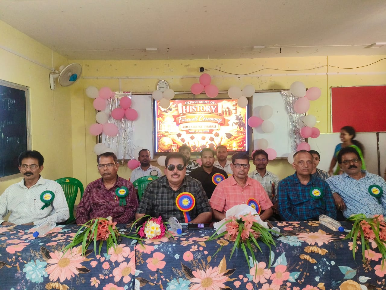 ଇତିହାସ ବିଭାଗର ଶେଷ ବର୍ଷର ଛାତ୍ରଛାତ୍ରୀଙ୍କୁ ବିଦାୟ କାଳୀନ ସମ୍ବର୍ଦ୍ଧନା: କିଛି ସ୍ମୃତି କଲେଜ ପାଇଁ ଇତିହାସ ହୋଇ ରହିଯାଏ