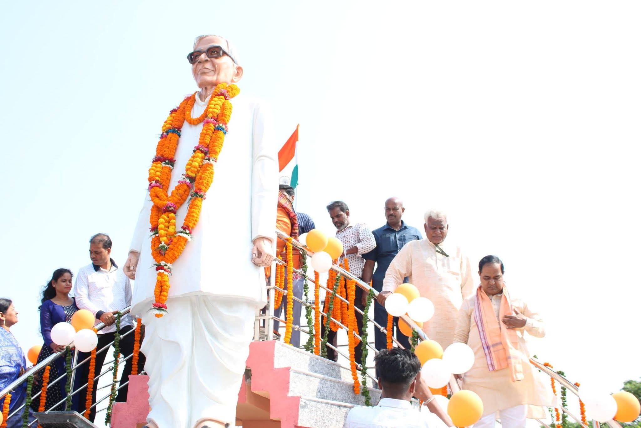 ବୀର ବୈଷ୍ଣବ ପଟ୍ଟନାୟକଙ୍କ ପ୍ରତିମୂର୍ତ୍ତି ଉନ୍ମୋଚିତ