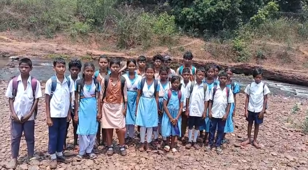 ଖଣିସମୃଦ୍ଧ ଅଞ୍ଚଳ ପିଲାଙ୍କୁ ପାଠ ପଢିବାକୁ କରିବାକୁ ପଡୁଛି ଏବେବି ସଂଘର୍ଷ।