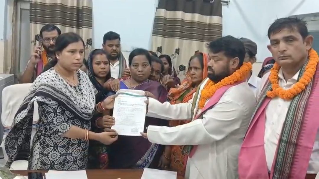 ତାଳଚେର ନିର୍ବାଚନ ମଣ୍ଡଳୀ ରେ ମେଡ଼ିକାଲ କଲେଜ ରେ ଶ୍ରମିକ ମାନଙ୍କ 10 ଦଫା ଦାବି ନେଇ ଉପ ଜିଲ୍ଲାପାଳ ଙ୍କୁ ଦାବିପତ୍ର