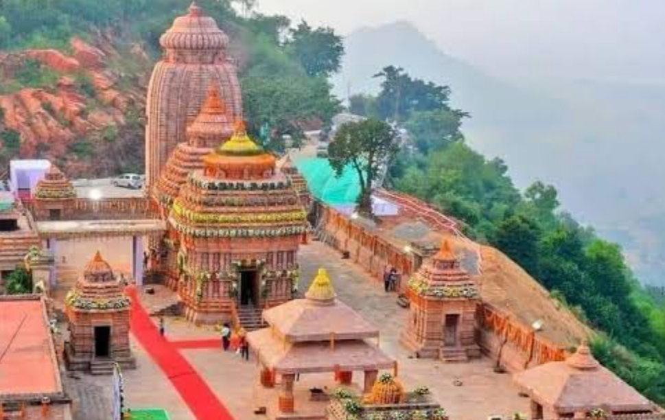 ଓଡ଼ିଶାର ପ୍ରସିଦ୍ଧ ଶକ୍ତିପୀଠ ମା’ ତାରାତାରିଣୀଙ୍କ ଦର୍ଶନ: ଭକ୍ତିମୟ ପରିବେଶରେ ଶ୍ରଦ୍ଧାଳୁଙ୍କ ଭିଡ଼ ଲାଗେ