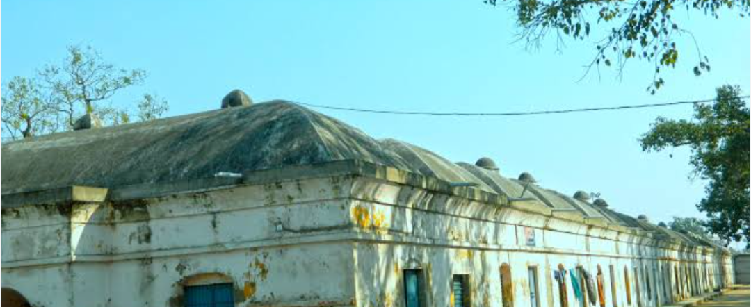 କଟକ ଷଷ୍ଠ ବାଟାଲିୟନ୍‌ରେ ସଂଘବଦ୍ଧ ଆକ୍ରମଣ: ୫ ପୁଲିସ ଆହତ, ୩ ଗୁରୁତର, ୫ ଅଟକ