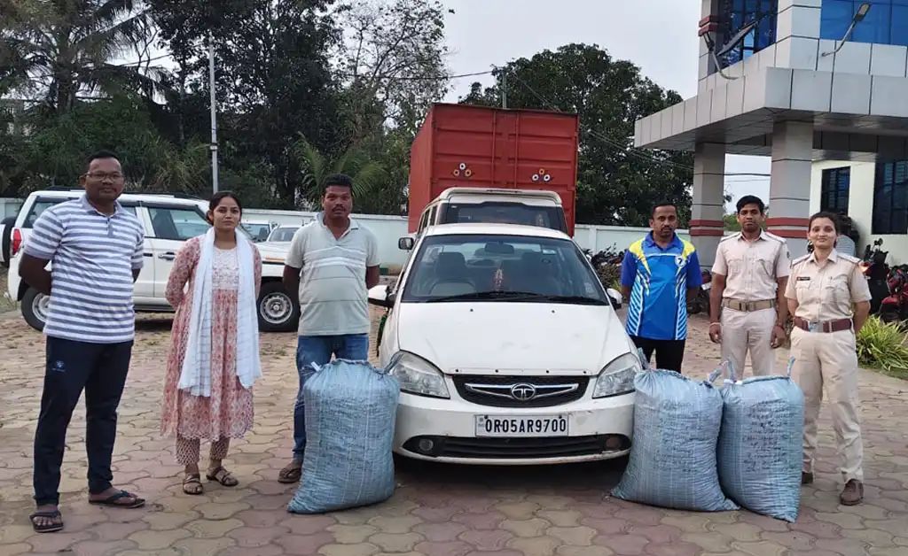 ଅବକାରୀ ବିଭାଗ ପକ୍ଷରୁ ଚଢ଼ାଉ: ବିପୁଳ ପରିମାଣର ଗଞ୍ଜେଇ ସହ କାର୍ ଜବତ