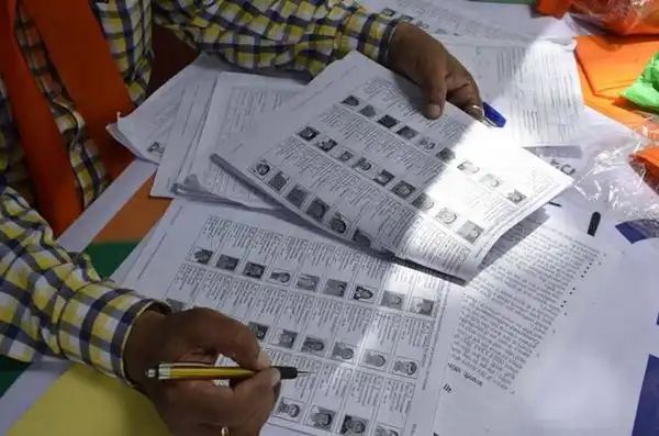 ପଶ୍ଚିମବଙ୍ଗ ଭୋଟର ତାଲିକାରୁ ହଟିଲା ୯୧ ଲକ୍ଷ ନାମ: ଜିଲ୍ଲାୱାରୀ ତାଲିକା ପ୍ରକାଶ କଲେ ନିର୍ବାଚନ କମିଶନ