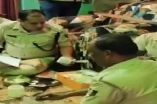 ଗୋ-ମାଫିଆଙ୍କ ଘରୁ ୧୨ ଲକ୍ଷରୁ୍ ଅଧିକ ନଗଦ ଟଙ୍କା ଜବତ