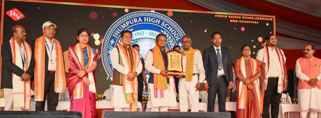 କେବଳ ପୁରାତନ ଛାତ୍ର ଭାବରେ ନୁହେଁ, ରାଜ୍ୟର ମୁଖ୍ୟମନ୍ତ୍ରୀ ଭାବରେ ଆଜି ମୁଁ ମୋ ସ୍କୁଲ ପାଇଁ ଗର୍ବିତ- ମୁଖ୍ୟମନ୍ତ୍ରୀ