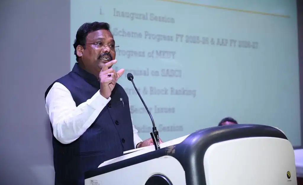 କୃଷିଭବନଠାରେ ଜିଲ୍ଲା ମୁଖ୍ୟ ପ୍ରାଣିଚିକିତ୍ସା ଅଧିକାରୀଙ୍କ ସମୀକ୍ଷା ବୈଠକ