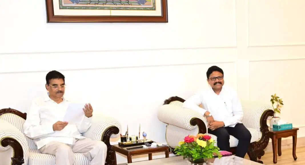 ବିଧାନସଭାର ସ୍ୱତନ୍ତ୍ର ଅଧିବେଶନ ପୂର୍ବରୁ ରାଜ୍ୟପାଳଙ୍କୁ ଭେଟିଲେ ସଂସଦୀୟ ବ୍ୟାପାର ମନ୍ତ୍ରୀ