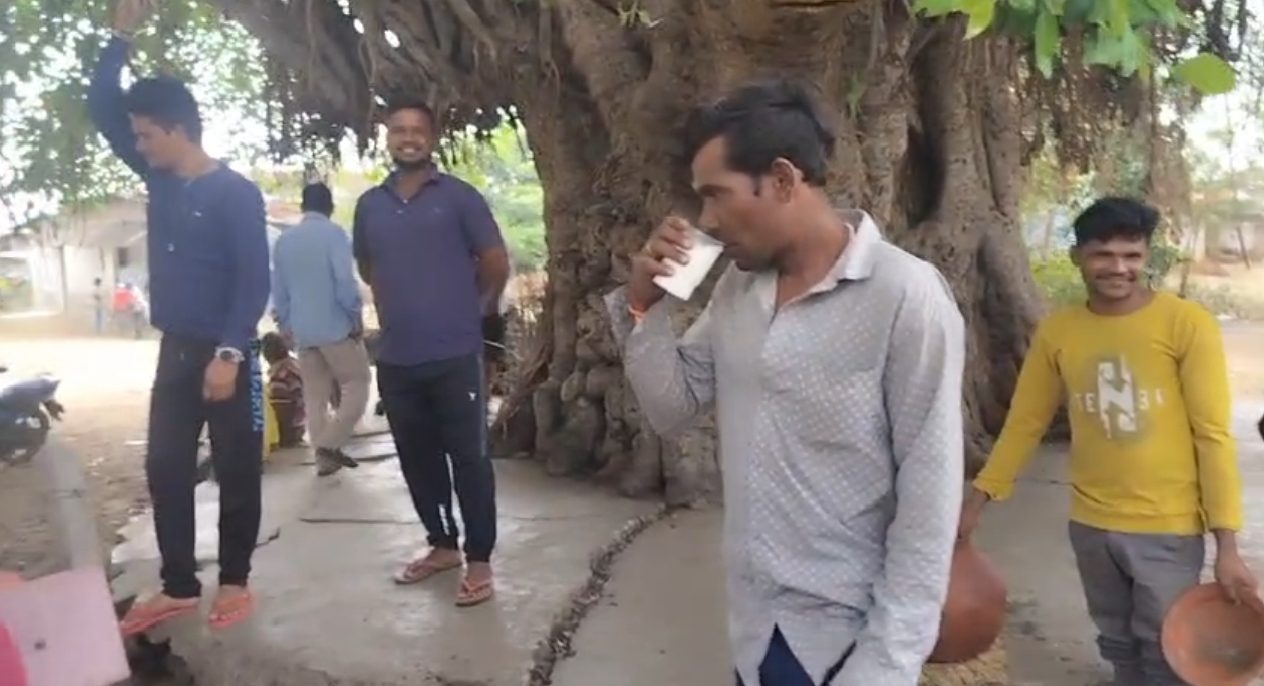 ପଥପ୍ରାନ୍ତରେ ଦହି ସରବତ ଓ ଲେମ୍ଭୁପାଣି ବଣ୍ଟନ କାଯ୍ୟକ୍ରମ!
