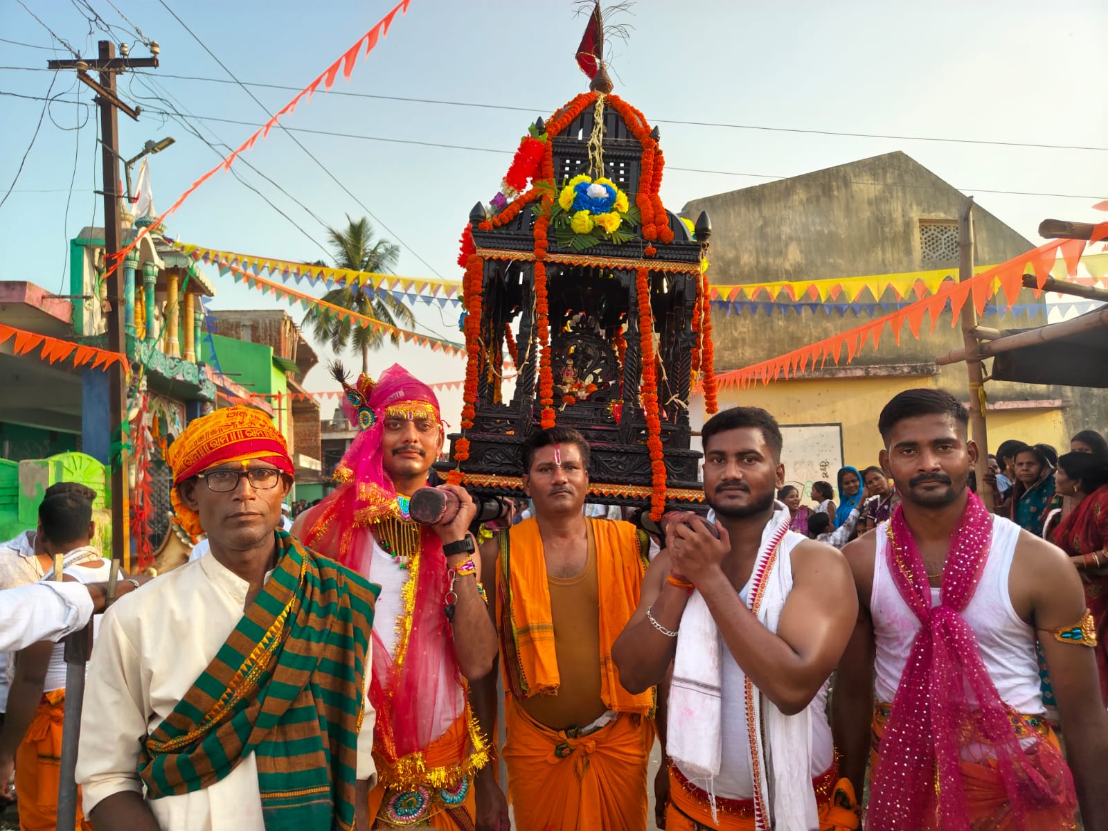 କନ୍ଦରସିଂହା ଗାଁରେ  ପ୍ରସିଦ୍ଧ ଚନ୍ଦନ ଯାତ୍ରା