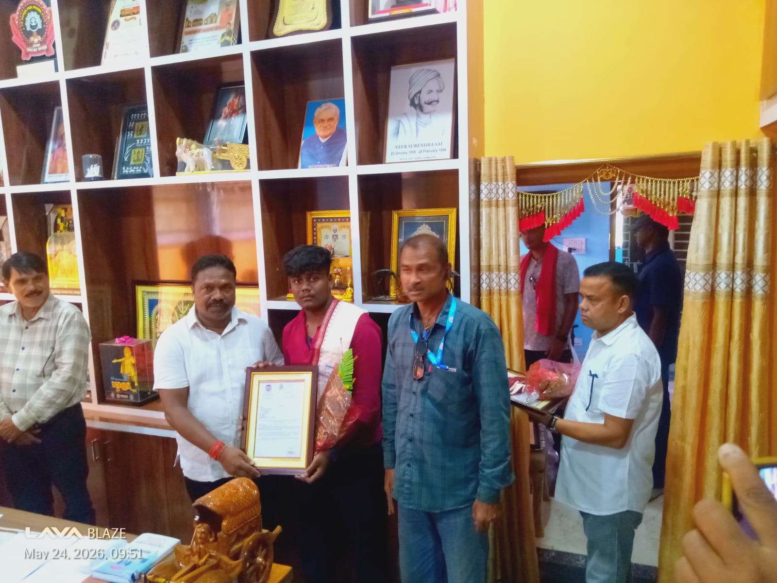 କୁଚିଣ୍ଡା ବିଜେପି ପାର୍ଟୀ ଅଫିସ ରେ ଶତକଡ଼ା ୯୦% ରୁ ଉର୍ଦ୍ଧ ମାର୍କ ରଖିଥିବା ମେଧାବୀ ଛାତ୍ର ଛାତ୍ରୀ ମାନଙ୍କୁ ସମ୍ବର୍ଦ୍ଧନା