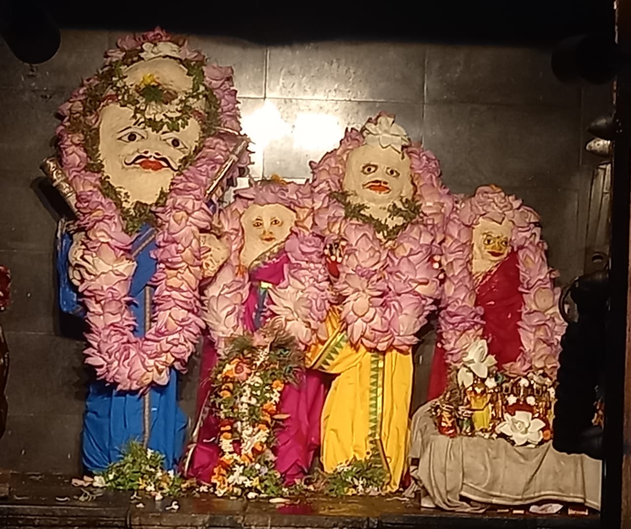 କୈବଲ୍ୟ ବଜାର ସ୍ଥିତ ସିଦ୍ଧ ବଳରାମ ଜୀଉଙ୍କ ମନ୍ଦିରରେ ଆଜି ମଳ ମାସର ପୁରୁଷୋତ୍ତମୀ ଏକାଦଶୀ ନୀତି ପାଳନ