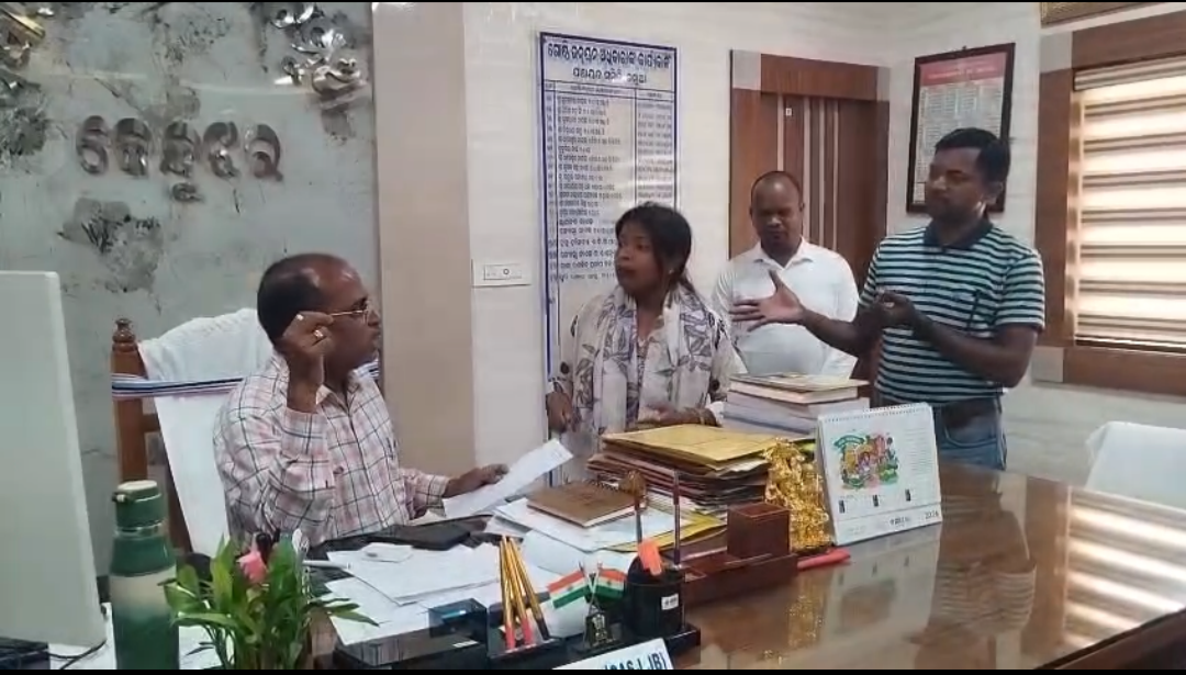ମନମୁଖୀ କାର୍ଯ୍ୟକୁ ସରପଞ୍ଚଙ୍କ ବିରୋଧ, ନିଜ ଇସ୍ତଫାପତ୍ର ବିଡିଓଙ୍କୁ ଦେଲେ କରଞ୍ଜିଆ ସରପଞ୍ଚ