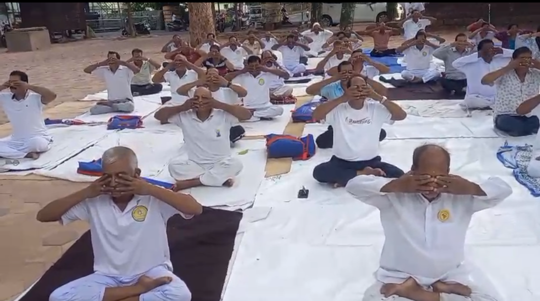 ଆଜି ଦ୍ଵିତୀୟ ଦିବସିୟ ଯୋଗ ଶିବିର ଯୋଗାଭ୍ୟାସ