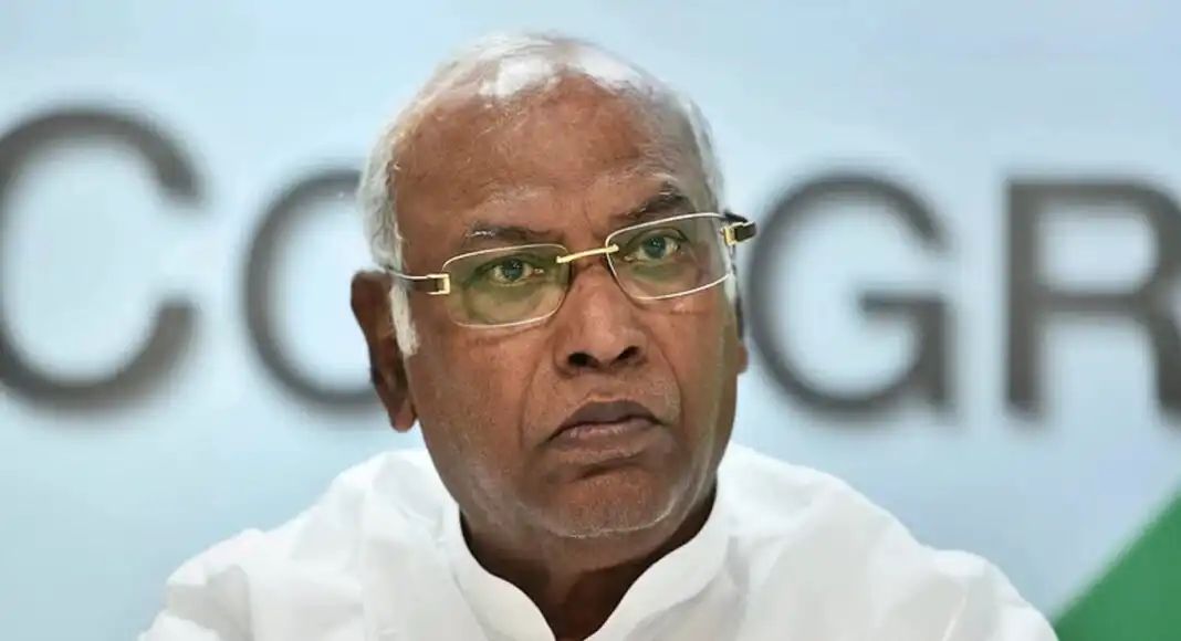 କେନ୍ଦ୍ର ଶିକ୍ଷାମନ୍ତ୍ରୀ ତୁରନ୍ତ ଇସ୍ତଫା ଦିଅନ୍ତୁ : ମଲ୍ଲିକାର୍ଜୁନ ଖଡ଼ଗେ