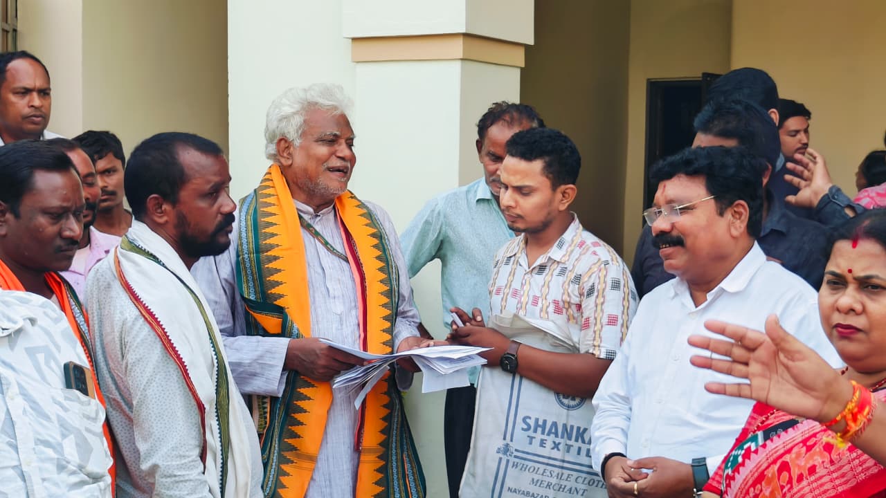 ତାଳଚେର ପୌରାଞ୍ଚଳ ର ବିଭିନ୍ନ ସମସ୍ୟା ଶୁଣିଲେ ସାଂସଦ ରୁଦ୍ର ନାରାୟଣ ପାଣି