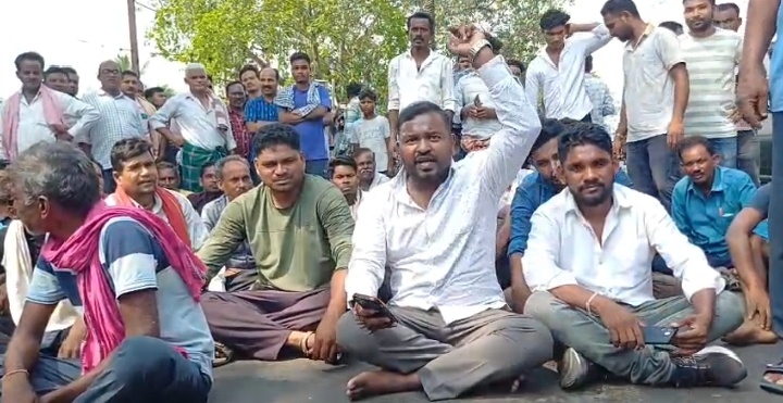 ଜୁନାଗଡ଼ରେ ଧାନ ଉଠାଣ ଦାବିକୁ ନେଇ ଜାତୀୟ ରାଜପଥ ଅବରୋଧ କଲେ ଚାଷୀ