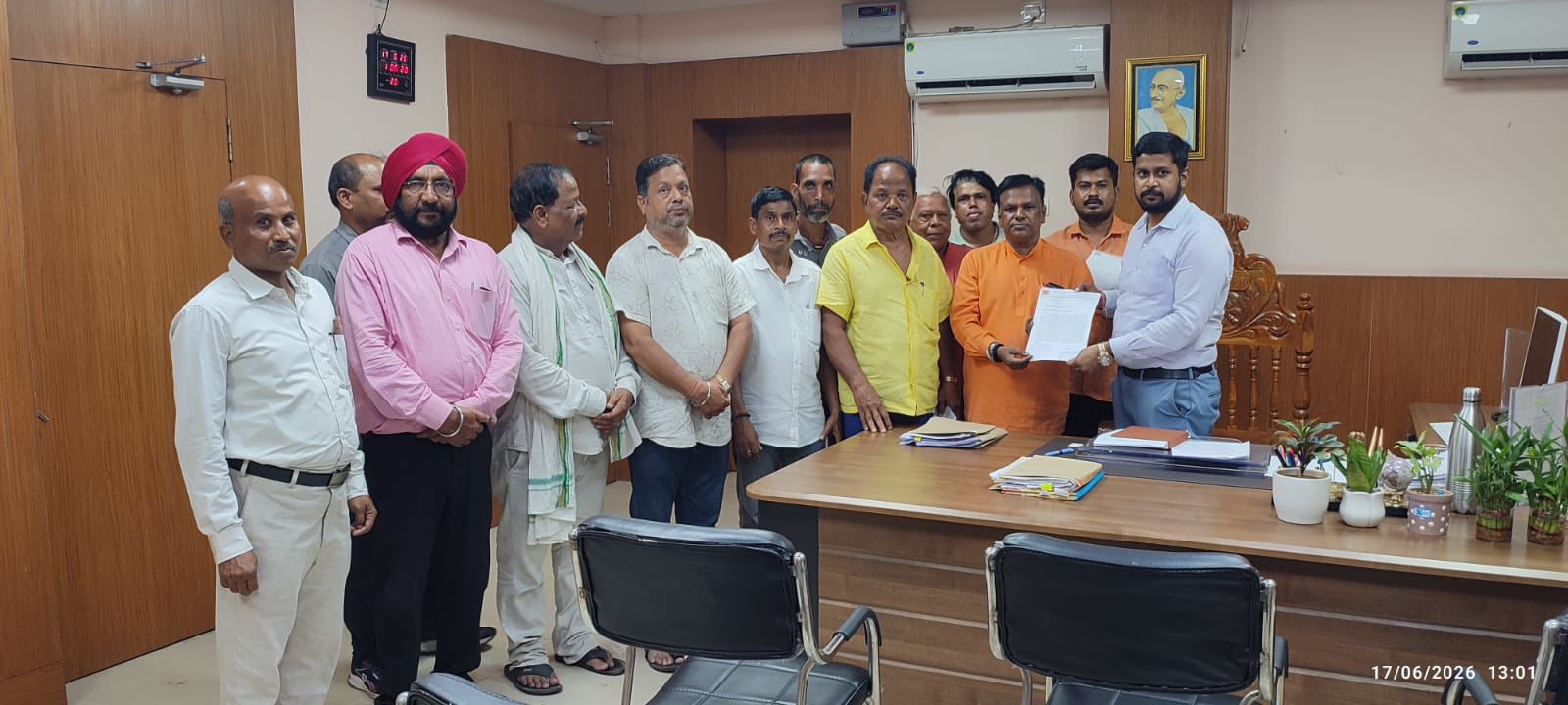 ବ୍ରହ୍ମଲିନ ସ୍ୱାମୀ ଲକ୍ଷ୍ମଣା ନନ୍ଦ ସରସ୍ବତୀ ଙ୍କ ହତ୍ୟା ର ସିବିଆଇ ତଦନ୍ତ ଦାବୀ କରି ପ୍ରଧାନମନ୍ତ୍ରୀ ଓ ମୁଖ୍ୟମନ୍ତ୍ରୀ ଙ୍କୁ ଦାବିପତ୍ର
