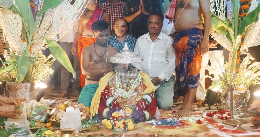 ନୀଳକଣ୍ଠେଶ୍ୱର ମନ୍ଦିରରେ ପବିତ୍ର ଶୀତଳଷଷ୍ଠୀ ଯାତ୍ରା ମହାଆଡମ୍ବରରେ ଅନୁଷ୍ଠିତ ହୋଇଯାଇଛି