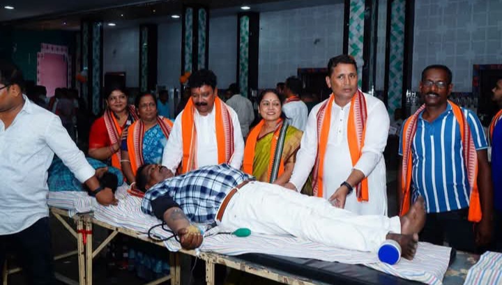ଧର୍ମେନ୍ଦ୍ରଙ୍କ ଜନ୍ମଦିନରେ ୧୭୫ ୟୁନିଟ୍ ରକ୍ତ ସଂଗ୍ରହ