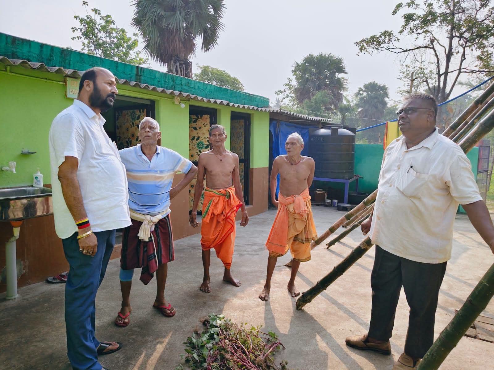 କଳମଛୁଇଁର ଗୋପବନ୍ଧୁ ଜରାଶ୍ରମ ପରିଦର୍ଶନ କଲେ ବିଧାୟକ ବ୍ରଜକିଶୋର ପ୍ରଧାନ